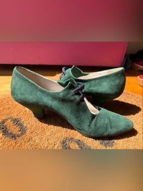 Classic Green Suede Mid Heel Pumps